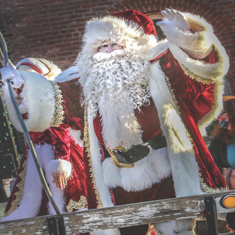 Santa Claus Visits Old Town Folsom!
